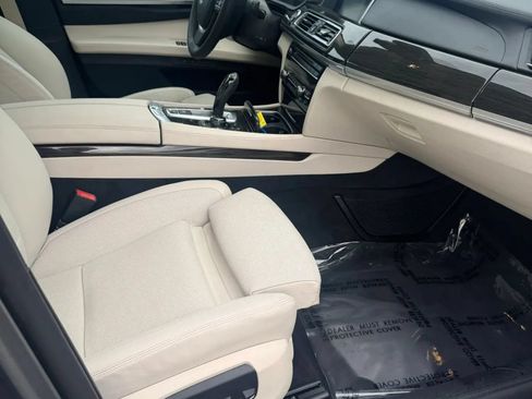 Used 2013 BMW 750Li RWD image 25