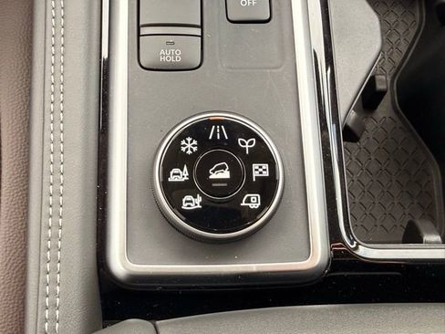 New 2026 Nissan Pathfinder Platinum w/ Cargo Package image 31