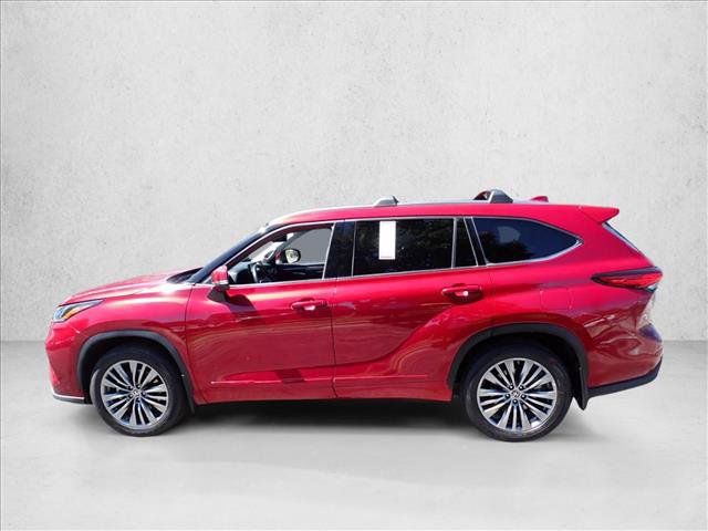 Certified 2021 Toyota Highlander Platinum AWD/4WD image 2