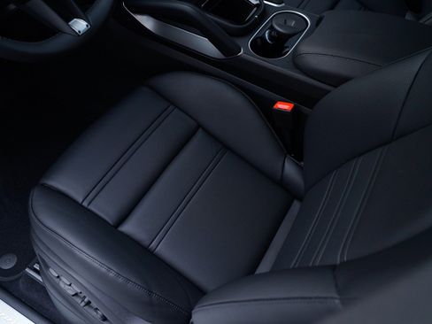 New 2026 Porsche Cayenne Coupe image 16