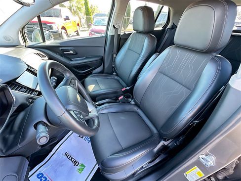 Certified 2022 Chevrolet Trax LT w/ LT Convenience Package image 19