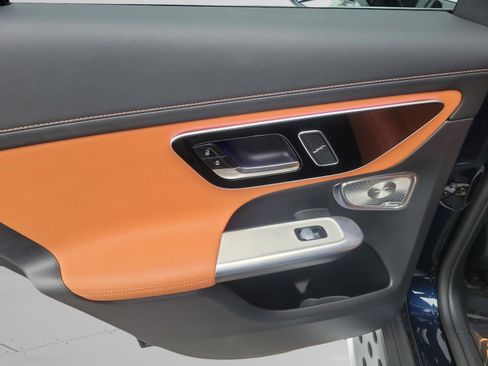 Certified 2024 Mercedes-Benz GLC 300 image 10