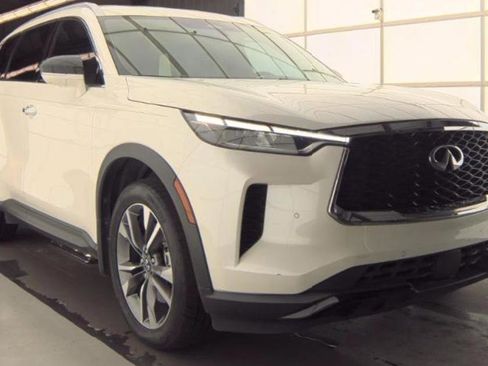 Certified 2023 INFINITI QX60 Luxe w/ Performance Audio Package image 4