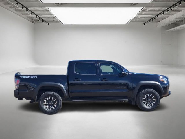 Used 2022 Toyota Tacoma TRD Off-Road AWD/4WD image 7
