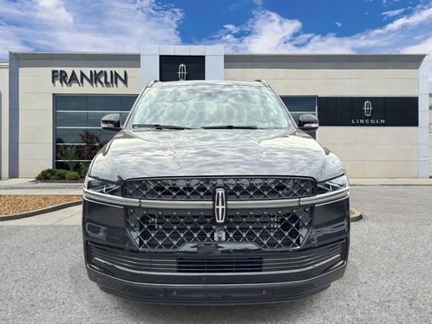 New 2026 Lincoln Navigator L Reserve w/ Jet Appearance Package AWD/4WD image 2