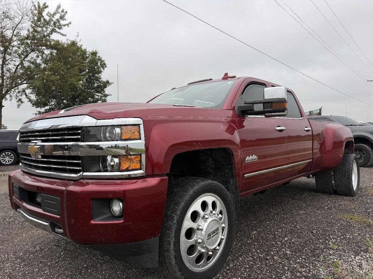 Used 2018 Chevrolet Silverado 3500 High Country w/ Duramax Plus Package AWD/4WD image 2