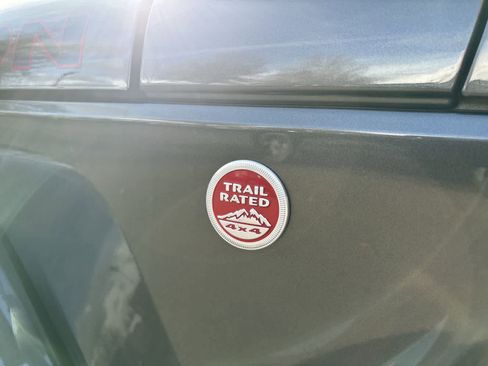 Used 2017 Jeep Wrangler Unlimited Rubicon image 4