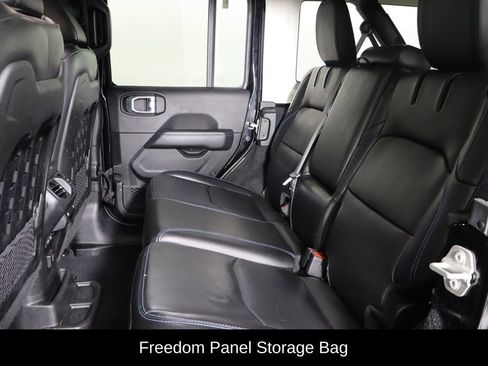 Used 2023 Jeep Wrangler Unlimited Rubicon 4xe w/ Cold Weather Group AWD/4WD image 16