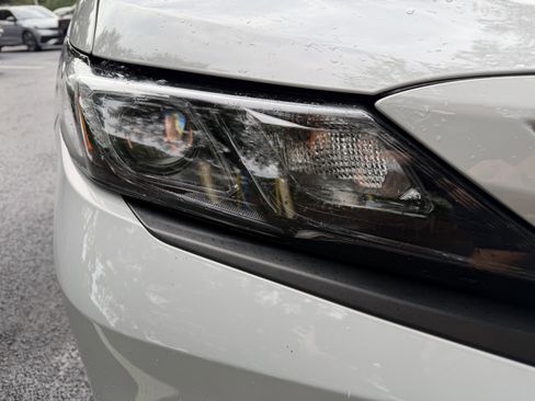 Used 2023 Toyota Camry SE FWD image 12