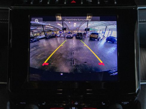 Used 2025 Jeep Grand Cherokee Altitude image 6