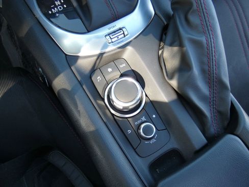 Used 2016 MAZDA MX-5 Miata Club image 41