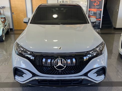 Used 2023 Mercedes-Benz EQE 350+ SUV w/ Pinnacle Trim Package image 9