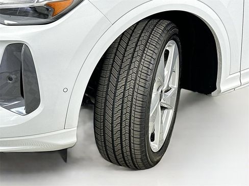 Used 2025 Audi Q5 Prestige image 25