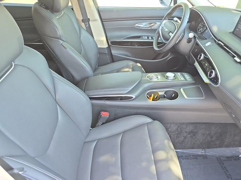 Used 2025 Genesis GV70 2.5T AWD/4WD image 10
