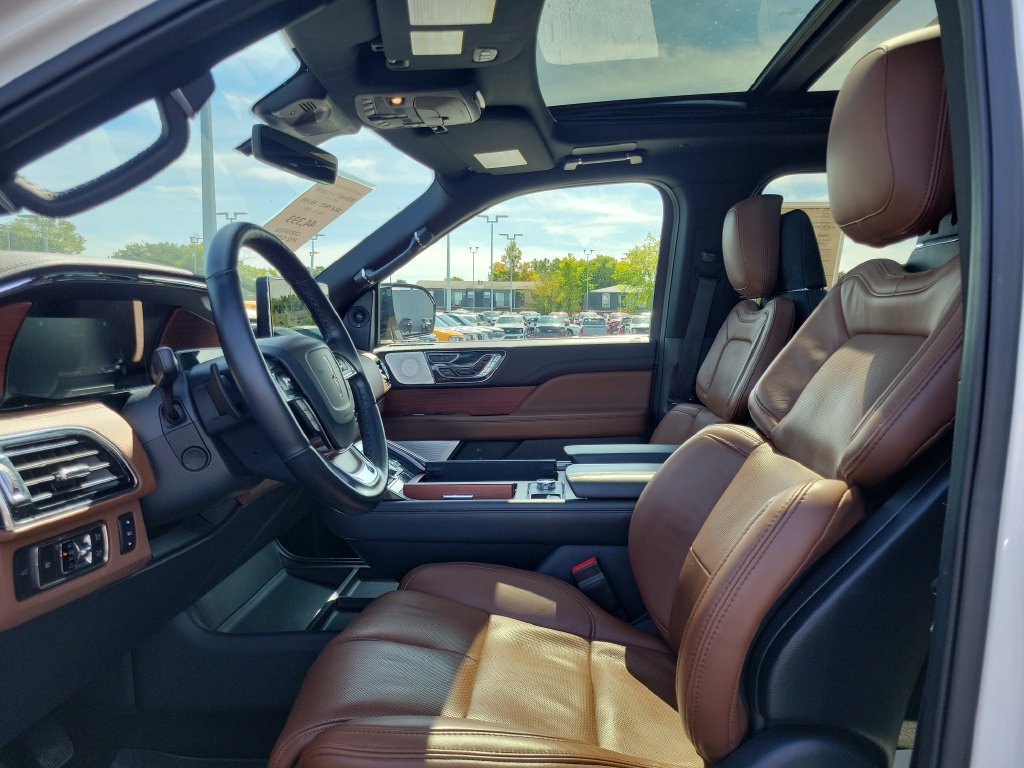 Used 2022 Lincoln Navigator L Reserve AWD/4WD image 18