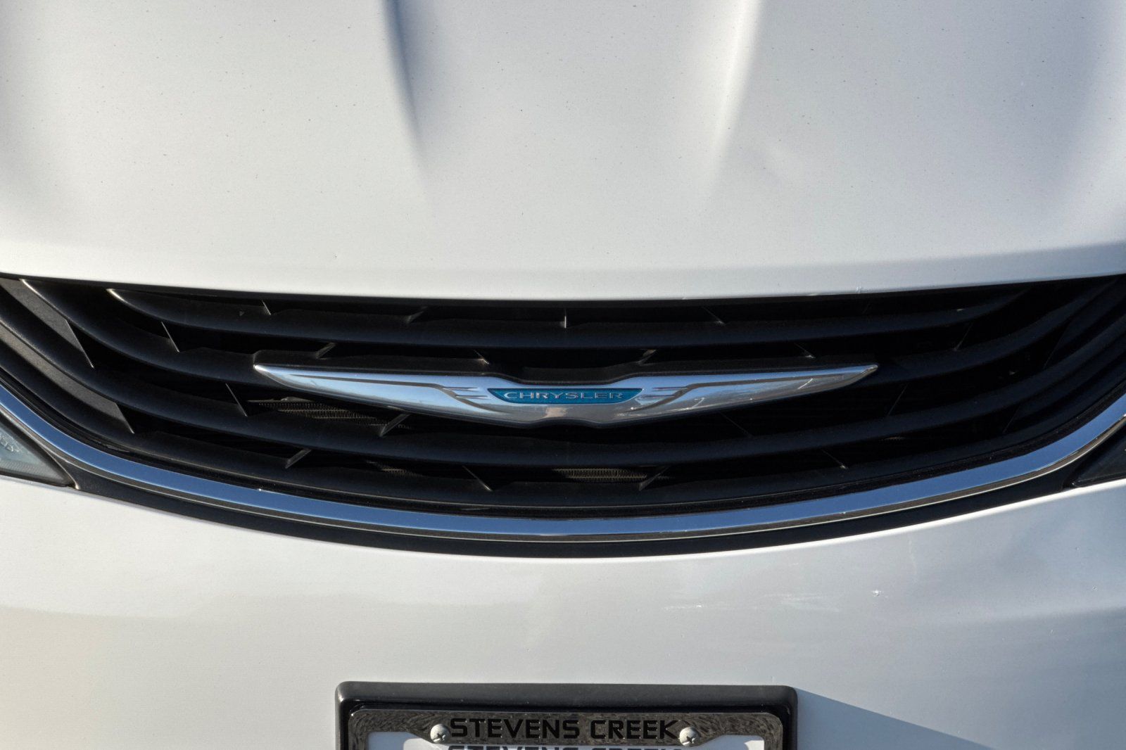 Used 2018 Chrysler Pacifica Touring-L FWD image 46