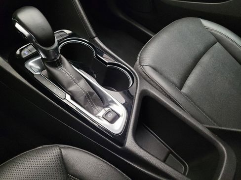 Used 2024 Buick Encore GX Sport Touring FWD image 26
