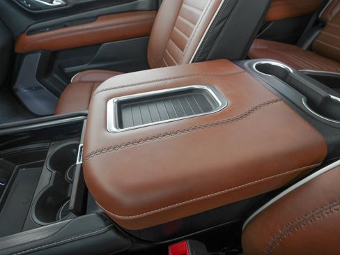 Used 2023 GMC Yukon XL Denali Ultimate w/ LPO, Floor Liner Package image 30