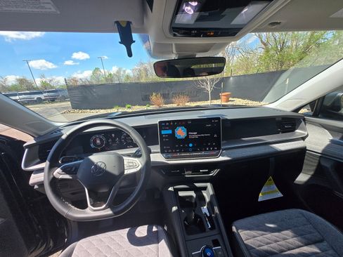 New 2026 Volkswagen Tiguan S FWD image 14