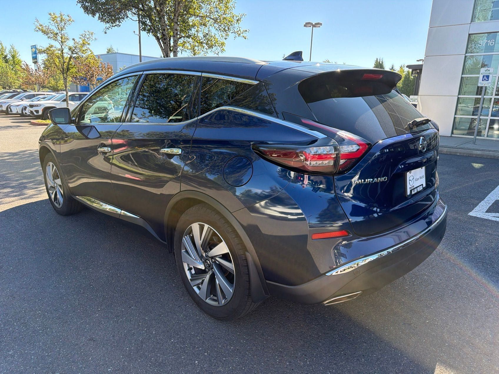 Used 2019 Nissan Murano SL w/ SL Technology Package AWD/4WD image 2