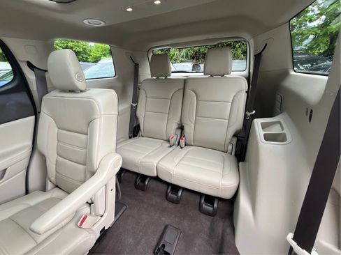Used 2018 GMC Acadia Denali w/ Technology Package FWD image 36
