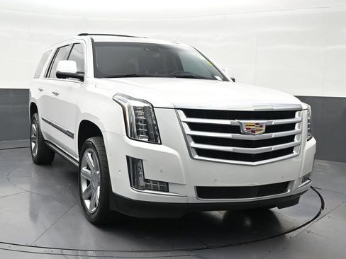 Used 2019 Cadillac Escalade Premium Luxury RWD image 8