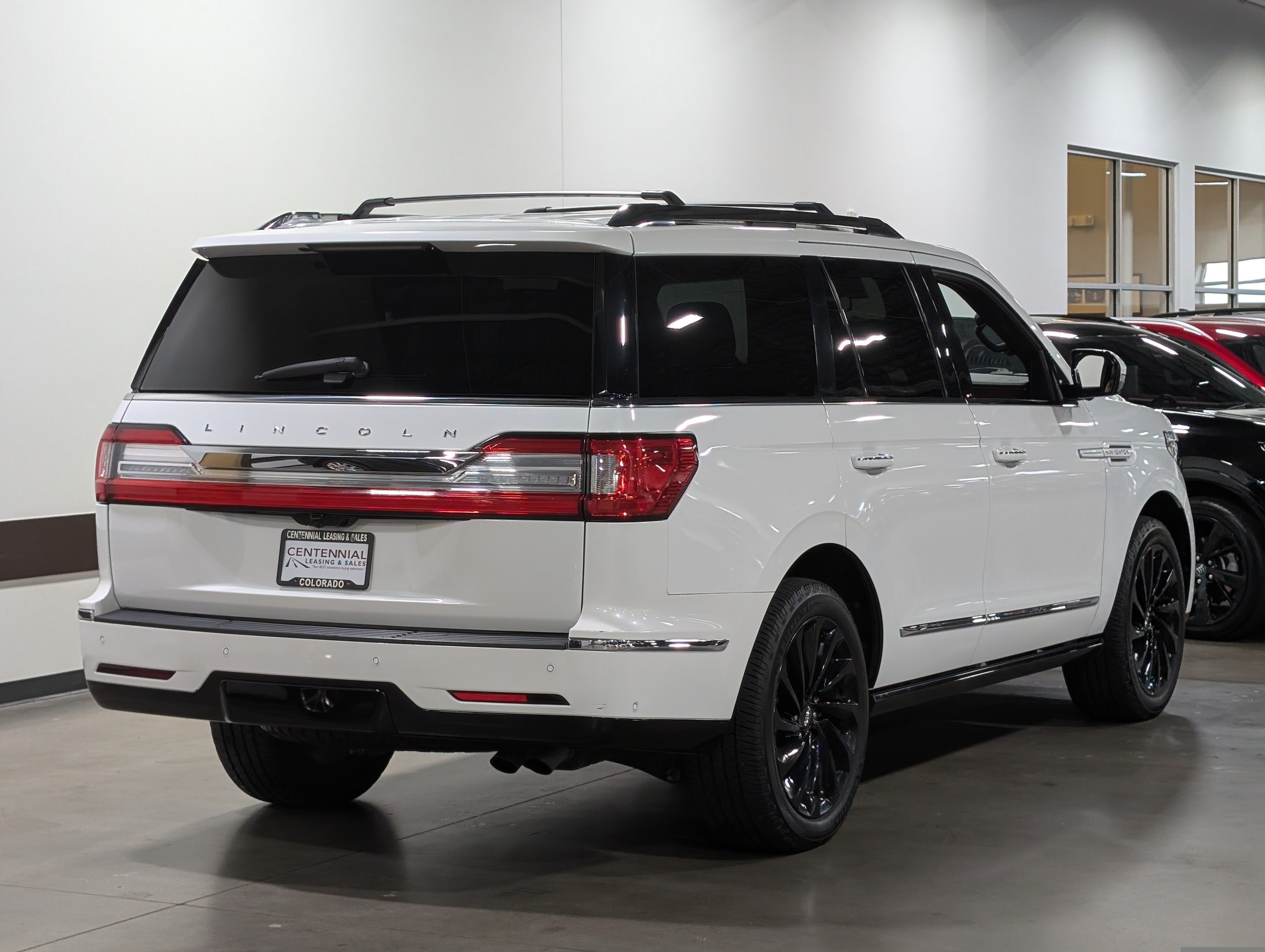 Used 2020 Lincoln Navigator Reserve w/ Equipment Group 208A Reserve AWD/4WD image 3
