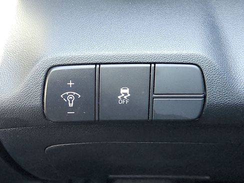 Used 2024 Hyundai Elantra SEL image 25