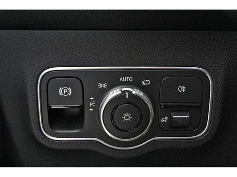 Used 2024 Mercedes-Benz GLB 35 AMG 4MATIC image 9