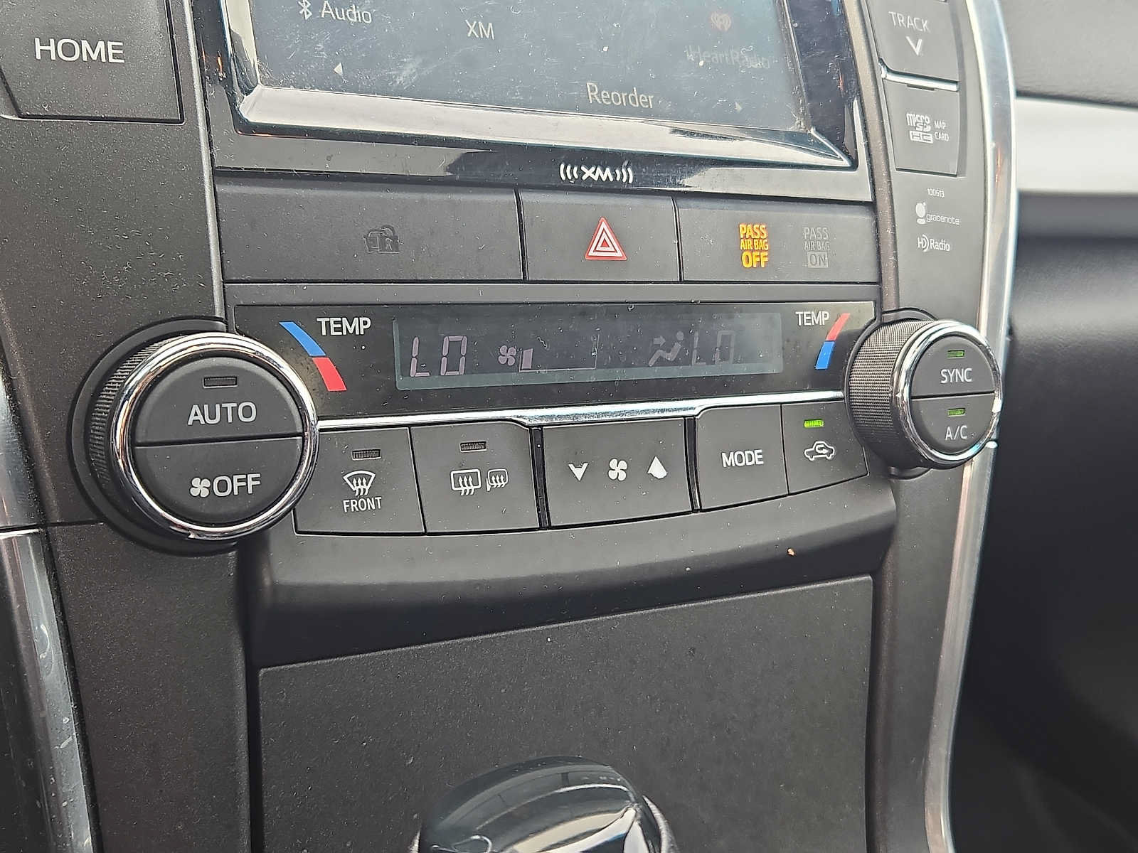 Used 2016 Toyota Camry XSE w/ Moonroof Package FWD image 16