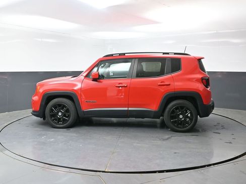 Used 2020 Jeep Renegade Latitude FWD image 3