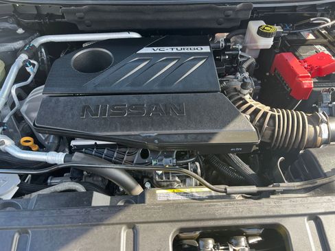 Used 2025 Nissan Rogue SV FWD image 34