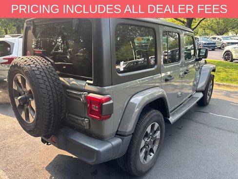 Used 2018 Jeep Wrangler Unlimited Sahara AWD/4WD image 14