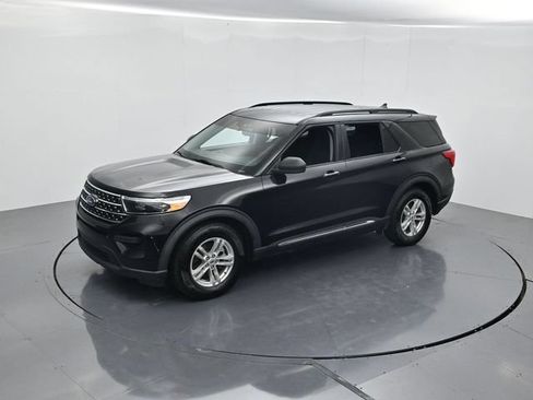 Used 2021 Ford Explorer XLT RWD image 44