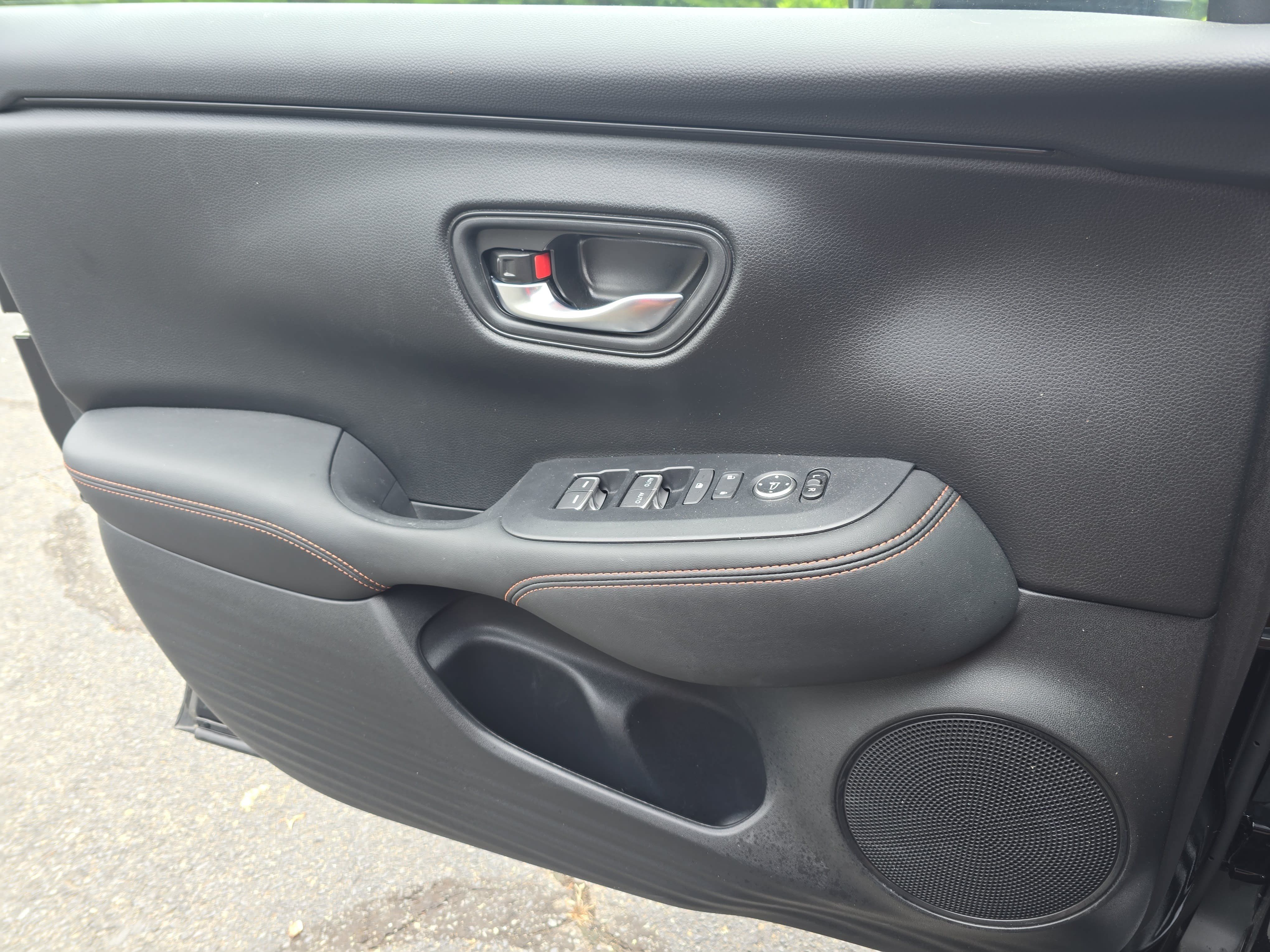 Certified 2025 Honda HR-V Sport image 26
