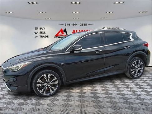 Used 2017 INFINITI QX30 AWD image 1