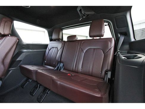 Used 2024 Ford Expedition Limited AWD/4WD image 30