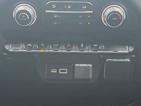 Used 2022 Chevrolet Silverado 1500 Custom RWD image 26
