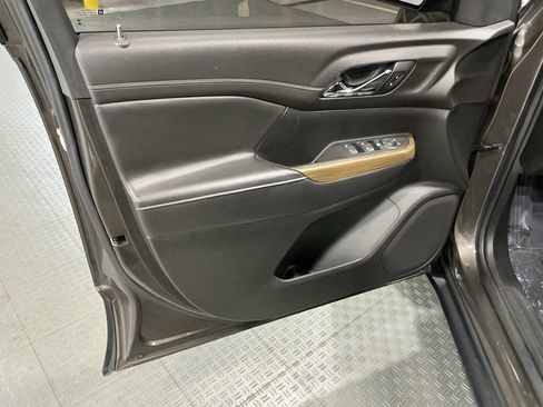 Used 2019 GMC Acadia SLE w/ LPO, Floor Liner Package image 26