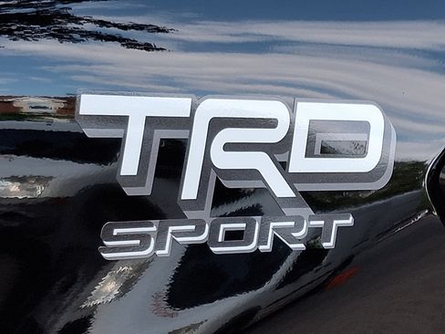 Used 2025 Toyota Tacoma TRD Sport AWD/4WD image 30