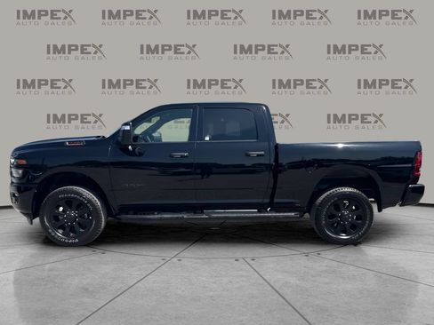 Used 2025 RAM 2500 Big Horn AWD/4WD image 2