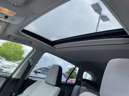 Used 2017 Toyota RAV4 XLE FWD image 15