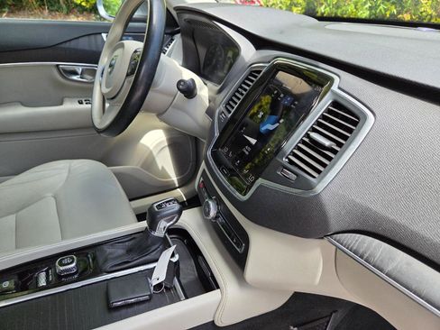 Used 2020 Volvo XC90 T5 Momentum w/ Protection Package Premier AWD/4WD image 24
