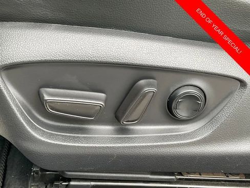 Used 2022 Toyota Camry SE image 11