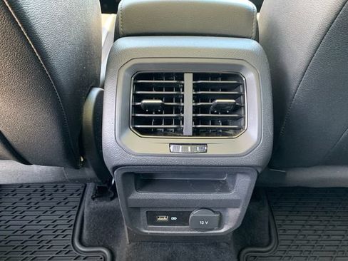 Used 2020 Volkswagen Tiguan SE w/ Panoramic Sunroof Package AWD/4WD image 18