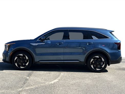 Certified 2025 Kia Sorento EX w/ EX Panoramic Sunroof Package image 24