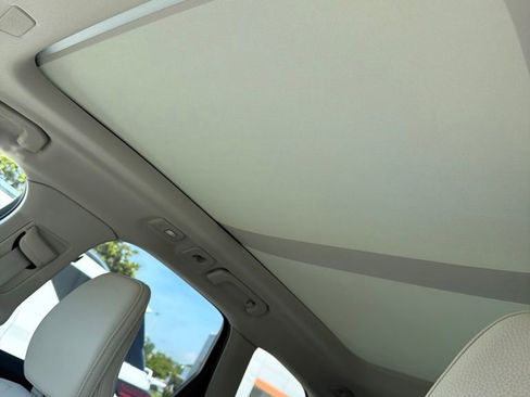 Used 2025 Volvo XC60 B5 Core AWD/4WD image 8