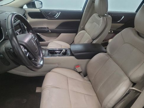 Used 2017 Lincoln Continental Select w/ Climate Package image 17