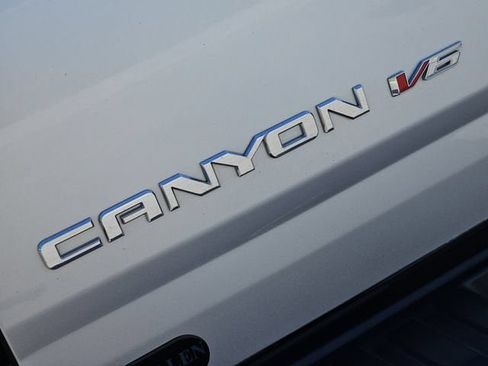 Used 2018 GMC Canyon SLE w/ SLE Convenience Package AWD/4WD image 11