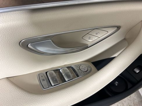 Used 2021 Mercedes-Benz E 350 4MATIC Sedan image 26
